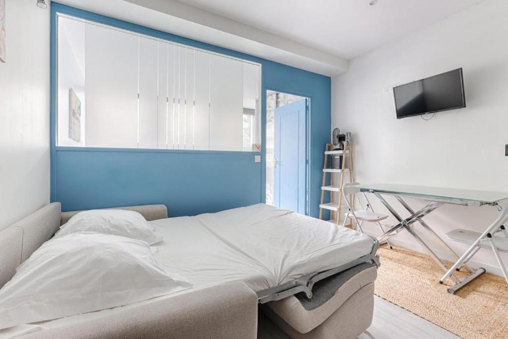Charming Gambetta - Saint Fargeau Ii Paris