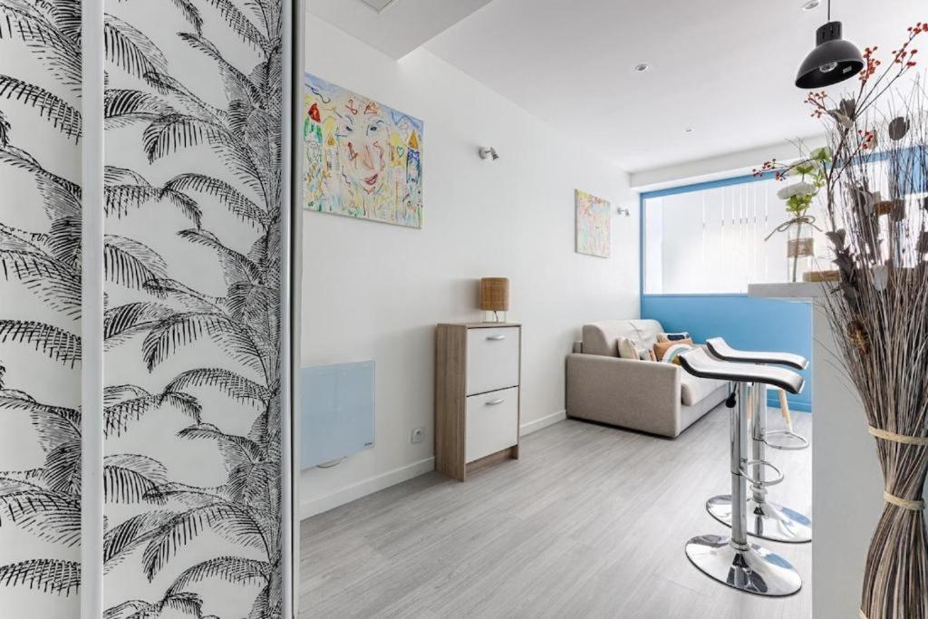 Charming Gambetta - Saint Fargeau Ii Paris