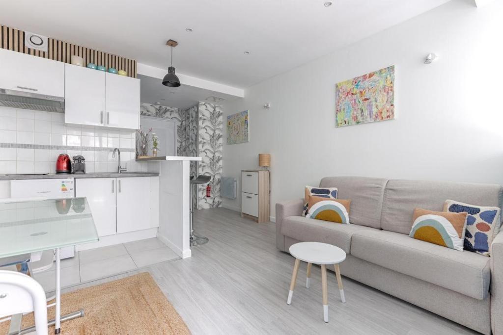 Charming Gambetta - Saint Fargeau Ii Apartment